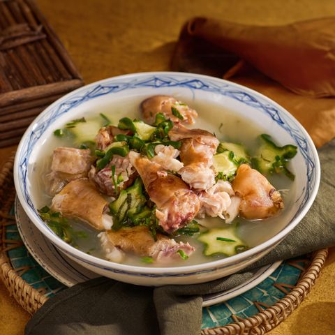 dê hầm khoai sọ